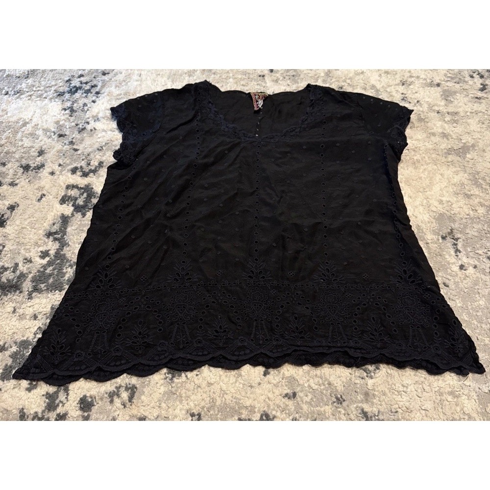 Johnny Was Black Eyelet Flower Blouse Size Large Cap Sleeve